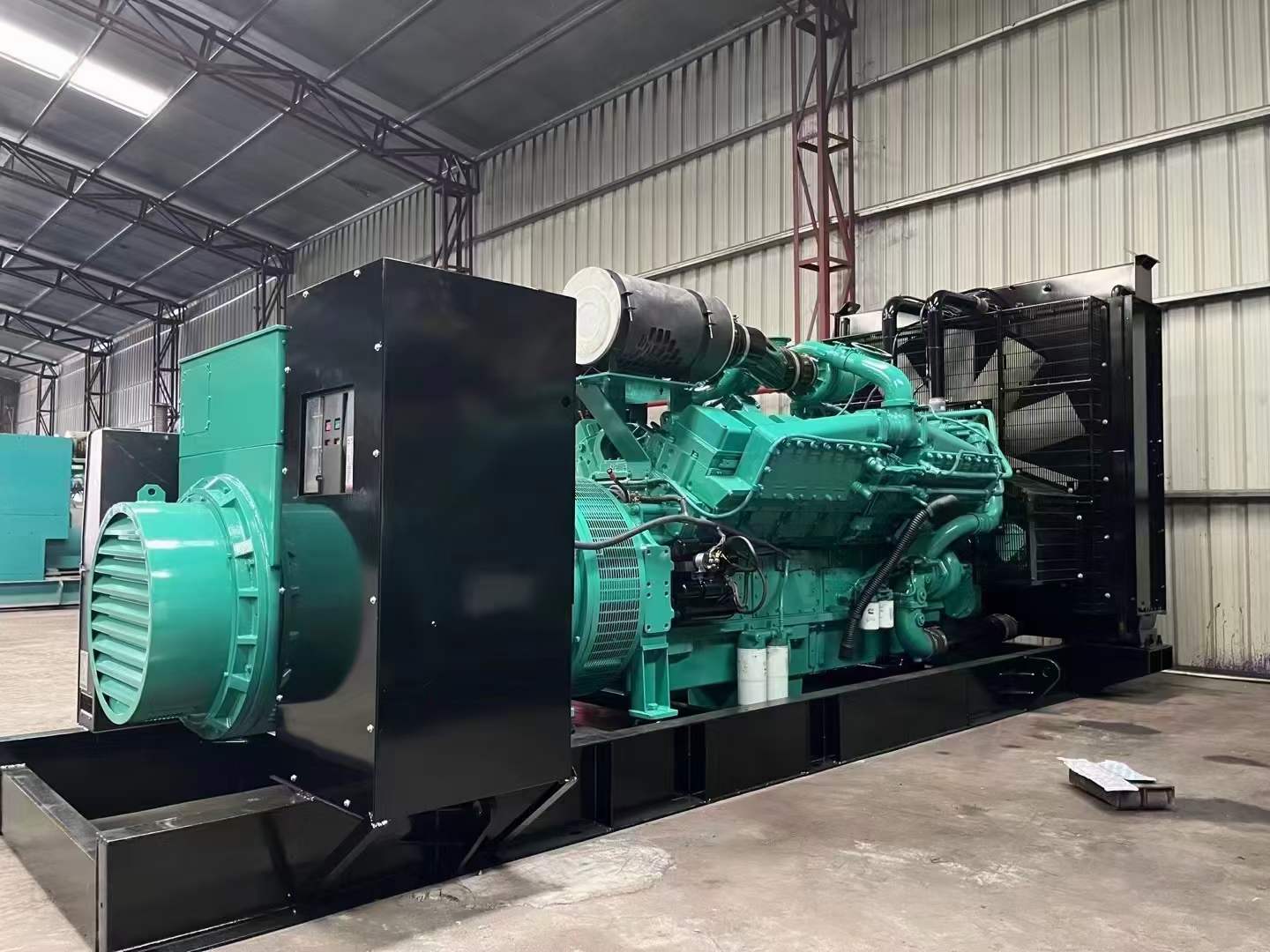 喀喇沁如何降低 800kW 柴油发电机输出电流的波动？